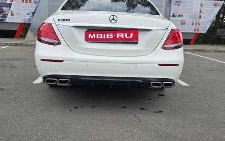 Mercedes-Benz E-Класс, 2018 год, 1 750 000 рублей, 5 фотография