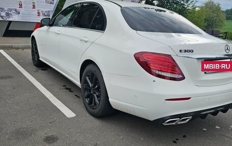 Mercedes-Benz E-Класс, 2018 год, 1 750 000 рублей, 6 фотография