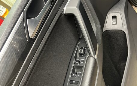 Volkswagen Tiguan II, 2018 год, 2 450 000 рублей, 7 фотография