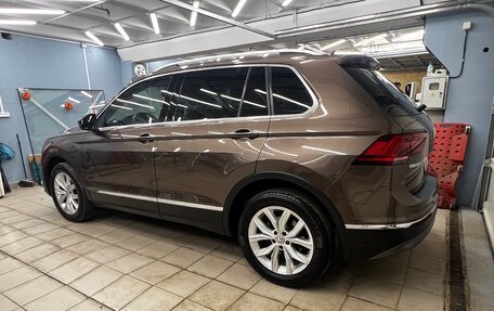 Volkswagen Tiguan II, 2018 год, 2 450 000 рублей, 5 фотография