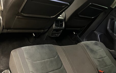 Volkswagen Tiguan II, 2018 год, 2 450 000 рублей, 8 фотография