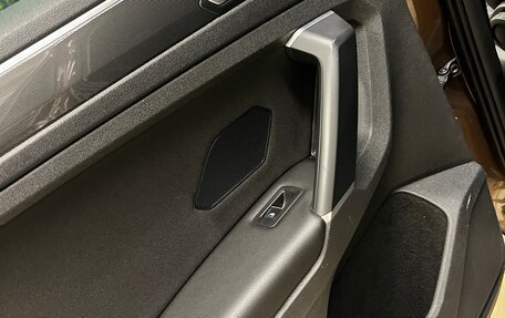 Volkswagen Tiguan II, 2018 год, 2 450 000 рублей, 9 фотография