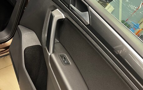 Volkswagen Tiguan II, 2018 год, 2 450 000 рублей, 13 фотография
