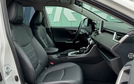 Toyota RAV4, 2021 год, 3 675 000 рублей, 8 фотография