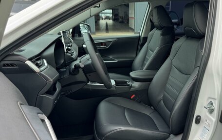 Toyota RAV4, 2021 год, 3 675 000 рублей, 10 фотография