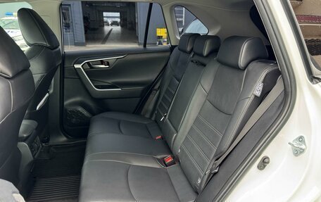 Toyota RAV4, 2021 год, 3 675 000 рублей, 9 фотография