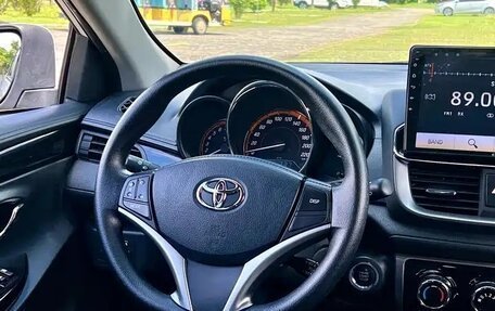 Toyota Yaris XP150 рестайлинг, 2023 год, 1 600 000 рублей, 11 фотография