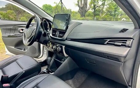 Toyota Yaris XP150 рестайлинг, 2023 год, 1 600 000 рублей, 17 фотография