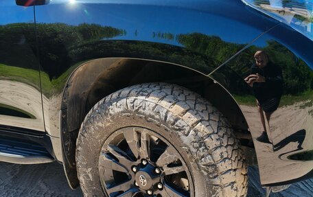 Toyota Land Cruiser Prado 150 рестайлинг 2, 2011 год, 3 100 000 рублей, 6 фотография