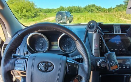 Toyota Land Cruiser Prado 150 рестайлинг 2, 2011 год, 3 100 000 рублей, 11 фотография