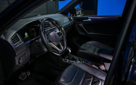Volkswagen Tiguan II, 2021 год, 3 495 000 рублей, 11 фотография