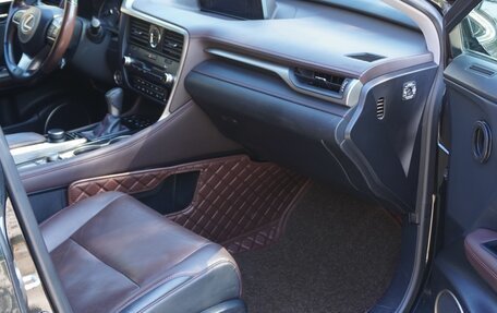 Lexus RX IV рестайлинг, 2017 год, 3 800 000 рублей, 19 фотография