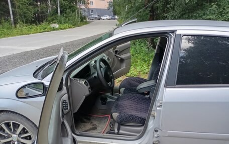 Ford Focus IV, 2003 год, 180 000 рублей, 3 фотография