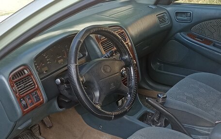 Toyota Avensis III рестайлинг, 1998 год, 270 000 рублей, 4 фотография