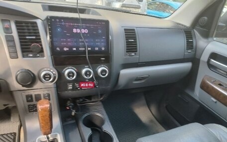 Toyota Sequoia II рестайлинг, 2010 год, 2 750 000 рублей, 7 фотография