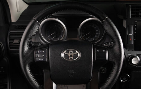 Toyota Land Cruiser Prado 150 рестайлинг 2, 2015 год, 3 199 000 рублей, 10 фотография