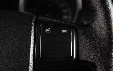 Toyota Land Cruiser Prado 150 рестайлинг 2, 2015 год, 3 199 000 рублей, 12 фотография