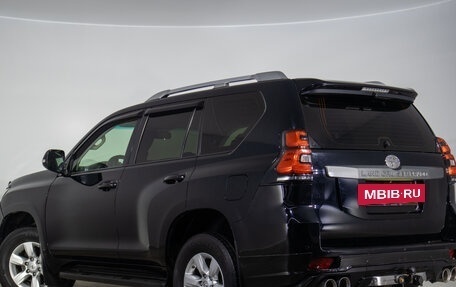 Toyota Land Cruiser Prado 150 рестайлинг 2, 2015 год, 3 199 000 рублей, 7 фотография