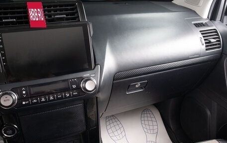 Toyota Land Cruiser Prado 150 рестайлинг 2, 2015 год, 3 199 000 рублей, 13 фотография