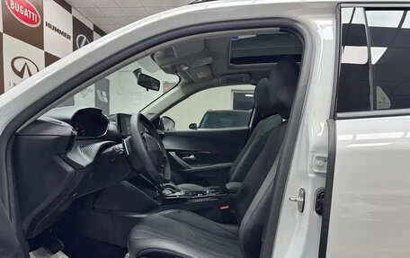 Peugeot 2008 II, 2023 год, 1 300 000 рублей, 11 фотография