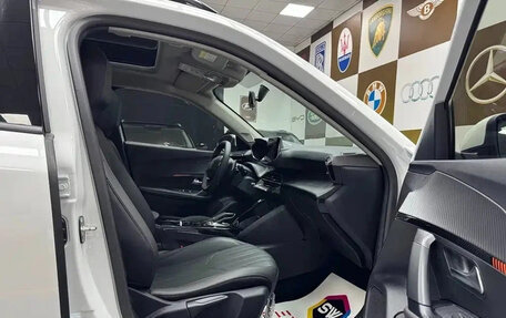 Peugeot 2008 II, 2023 год, 1 300 000 рублей, 12 фотография