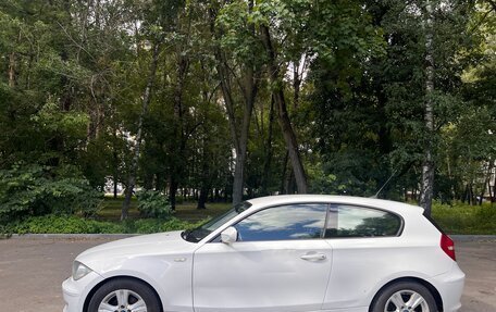BMW 1 серия, 2011 год, 710 000 рублей, 2 фотография