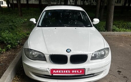 BMW 1 серия, 2011 год, 710 000 рублей, 10 фотография