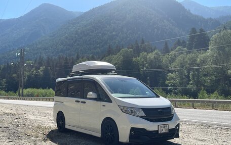 Honda Stepwgn IV, 2015 год, 1 680 000 рублей, 2 фотография