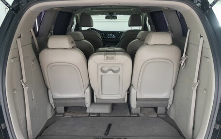 KIA Carnival III, 2015 год, 2 499 000 рублей, 13 фотография