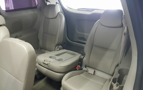 KIA Carnival III, 2015 год, 2 499 000 рублей, 14 фотография