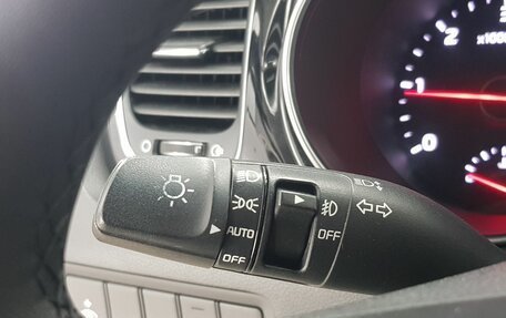 KIA Carnival III, 2015 год, 2 499 000 рублей, 21 фотография