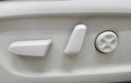 KIA Carnival III, 2015 год, 2 499 000 рублей, 27 фотография