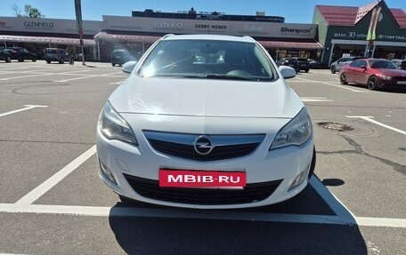 Opel Astra J, 2012 год, 730 000 рублей, 1 фотография