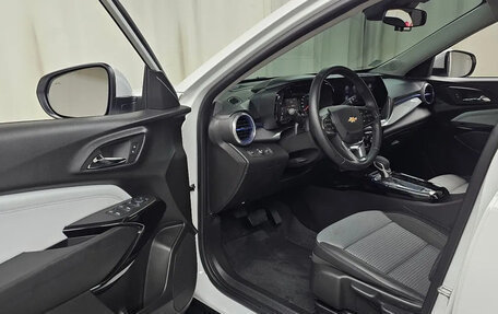 Chevrolet Trax, 2023 год, 1 350 000 рублей, 9 фотография