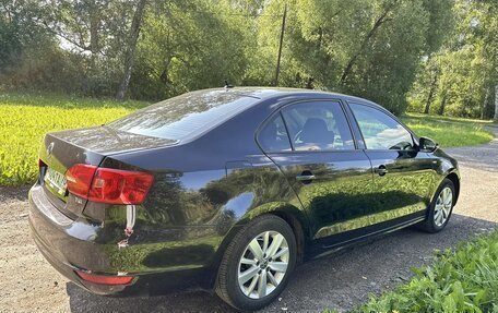 Volkswagen Jetta VI, 2013 год, 950 000 рублей, 3 фотография