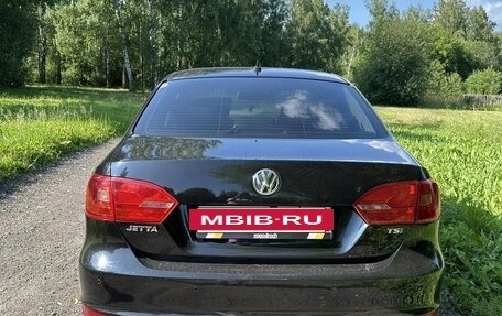 Volkswagen Jetta VI, 2013 год, 950 000 рублей, 2 фотография