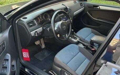 Volkswagen Jetta VI, 2013 год, 950 000 рублей, 14 фотография
