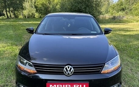Volkswagen Jetta VI, 2013 год, 950 000 рублей, 20 фотография