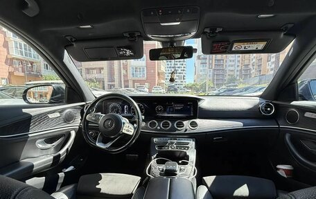 Mercedes-Benz E-Класс, 2020 год, 2 400 000 рублей, 3 фотография