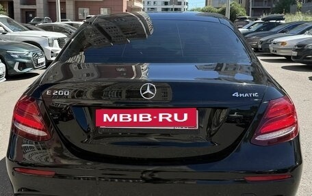 Mercedes-Benz E-Класс, 2020 год, 2 400 000 рублей, 7 фотография