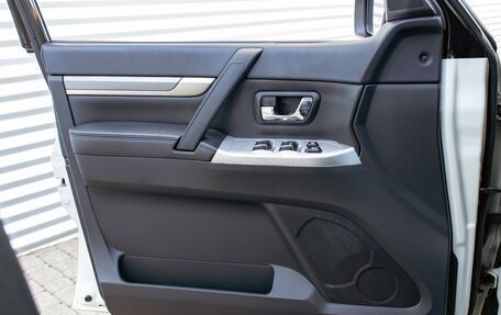 Mitsubishi Pajero IV, 2018 год, 1 895 000 рублей, 12 фотография