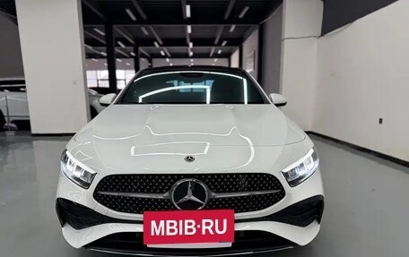 Mercedes-Benz A-Класс, 2023 год, 2 150 000 рублей, 2 фотография