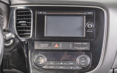 Mitsubishi Outlander III рестайлинг 3, 2016 год, 2 299 000 рублей, 17 фотография