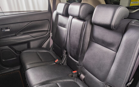 Mitsubishi Outlander III рестайлинг 3, 2016 год, 2 299 000 рублей, 19 фотография
