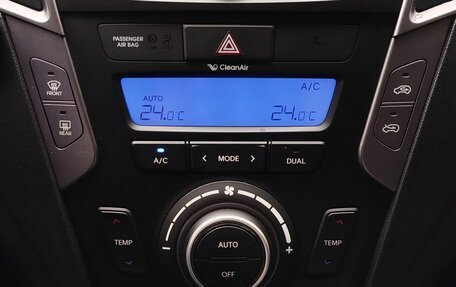 Hyundai Santa Fe III рестайлинг, 2014 год, 1 800 000 рублей, 17 фотография