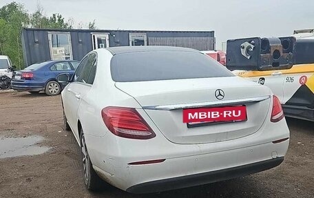 Mercedes-Benz E-Класс, 2020 год, 2 220 000 рублей, 3 фотография
