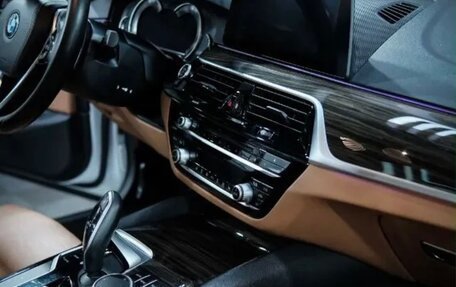 BMW 5 серия, 2019 год, 2 500 000 рублей, 2 фотография