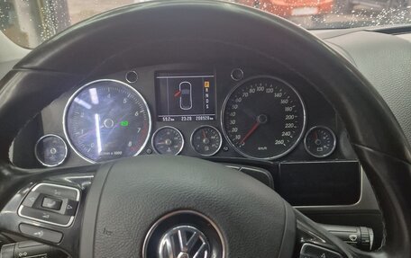 Volkswagen Touareg III, 2005 год, 900 000 рублей, 6 фотография