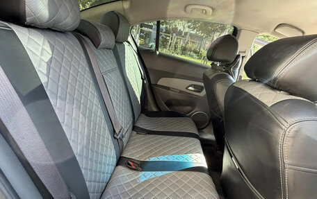 Chevrolet Cruze II, 2010 год, 550 000 рублей, 7 фотография