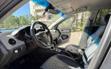 Chevrolet Cruze II, 2010 год, 550 000 рублей, 9 фотография